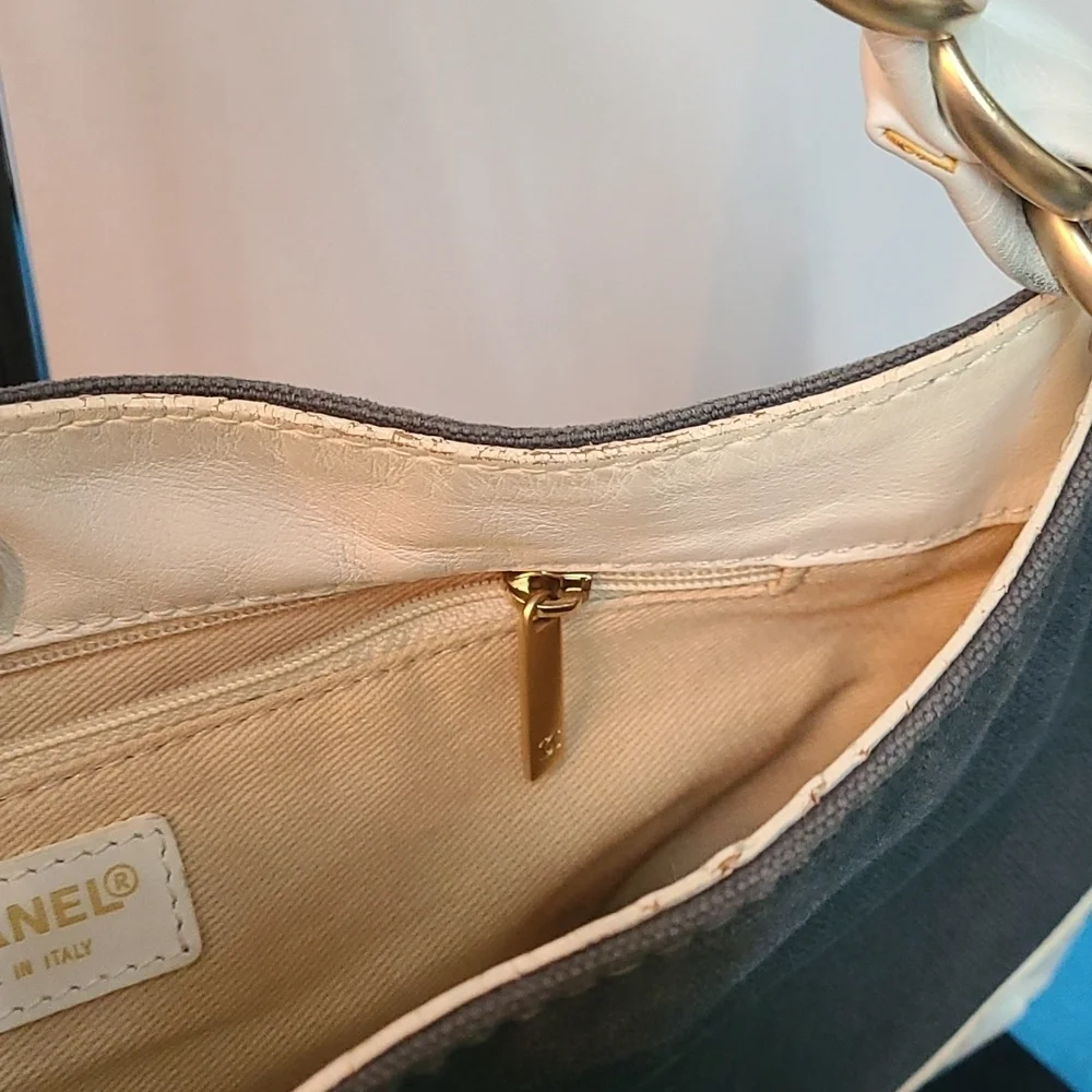 CHANEL CC Vintage Olsen Bag - Picture 16 of 17